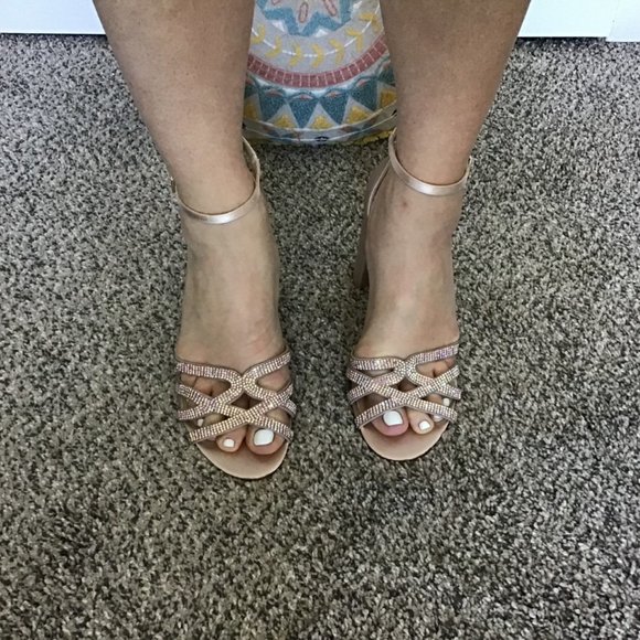 Rose Gold Jewel by Badgley Mischka Heels S 8 - Picture 2 of 7